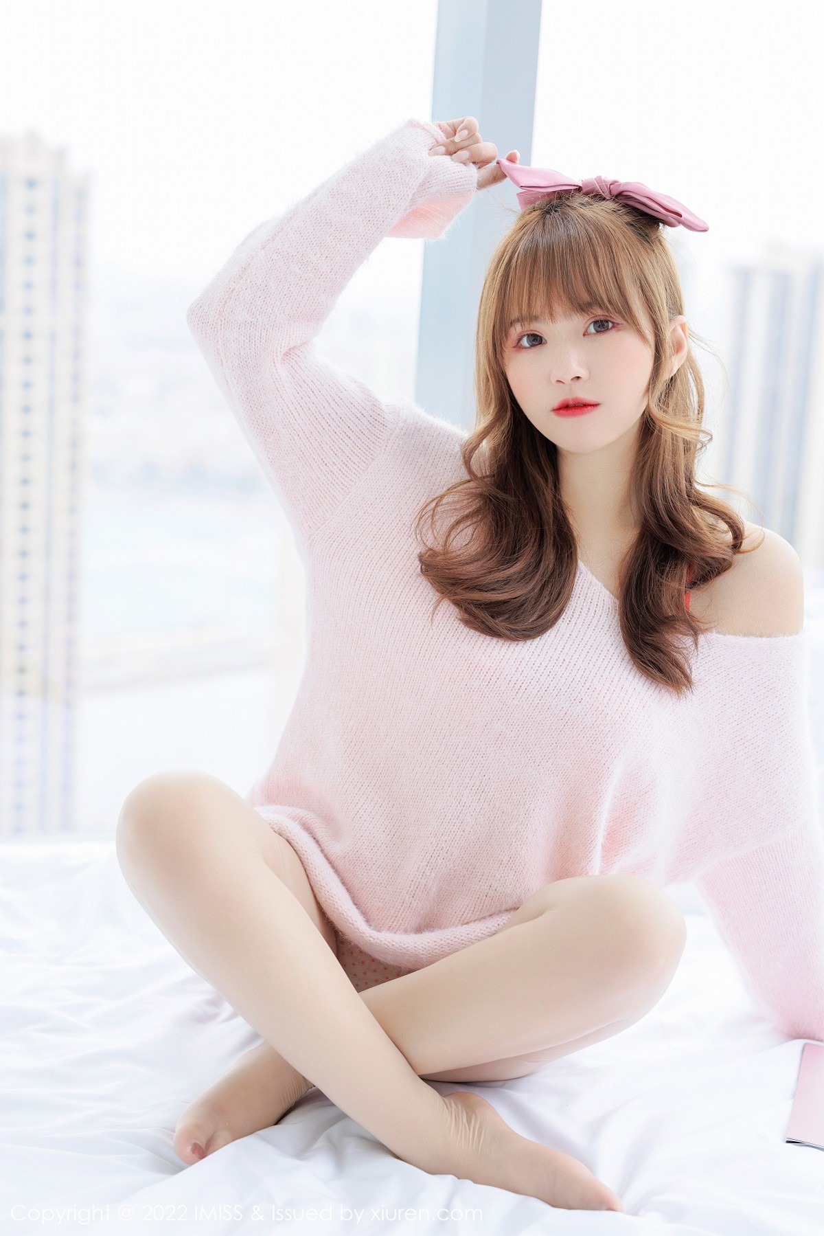 xgyw.top_[IMISS爱蜜社]Vol.677_模特张思允脱性感粉色上衣露红边内衣原色丝袜迷人诱惑写真66P
