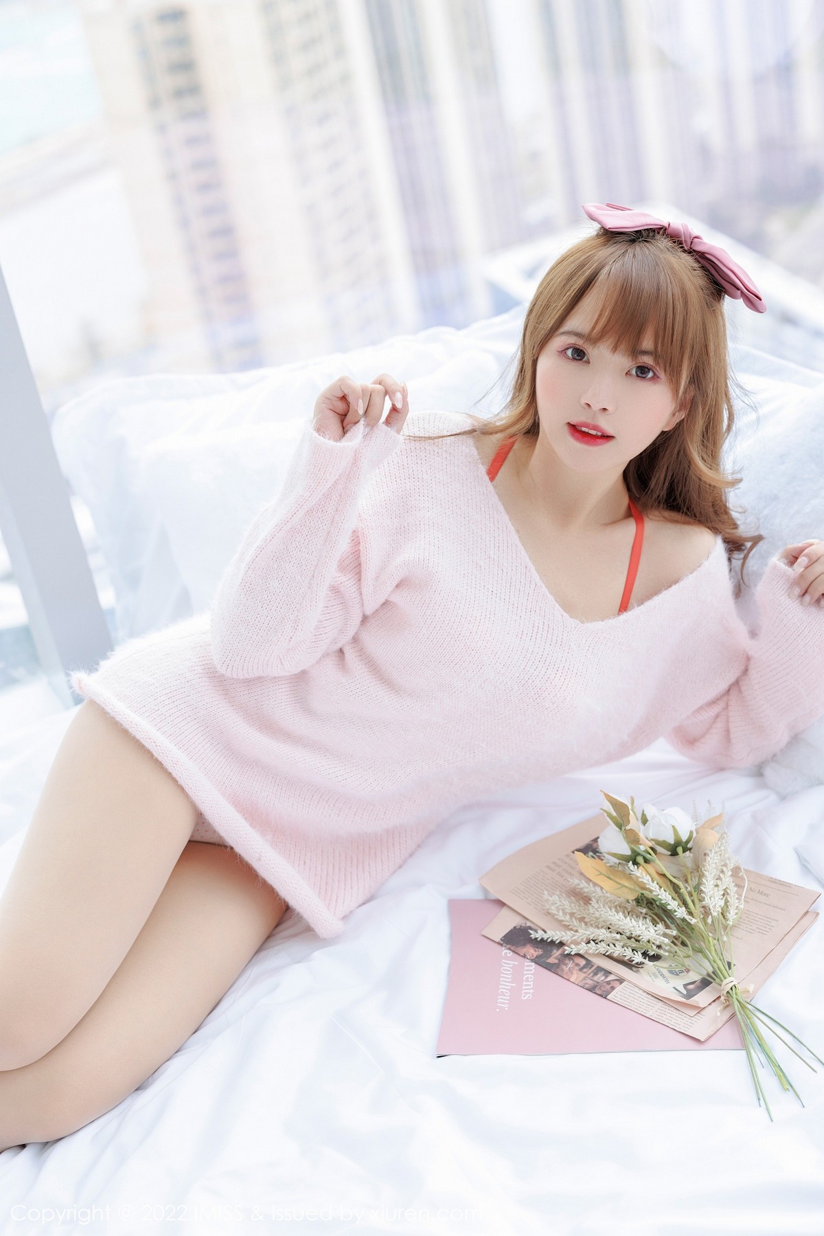 xgyw.top_[IMISS爱蜜社]Vol.677_模特张思允脱性感粉色上衣露红边内衣原色丝袜迷人诱惑写真66P