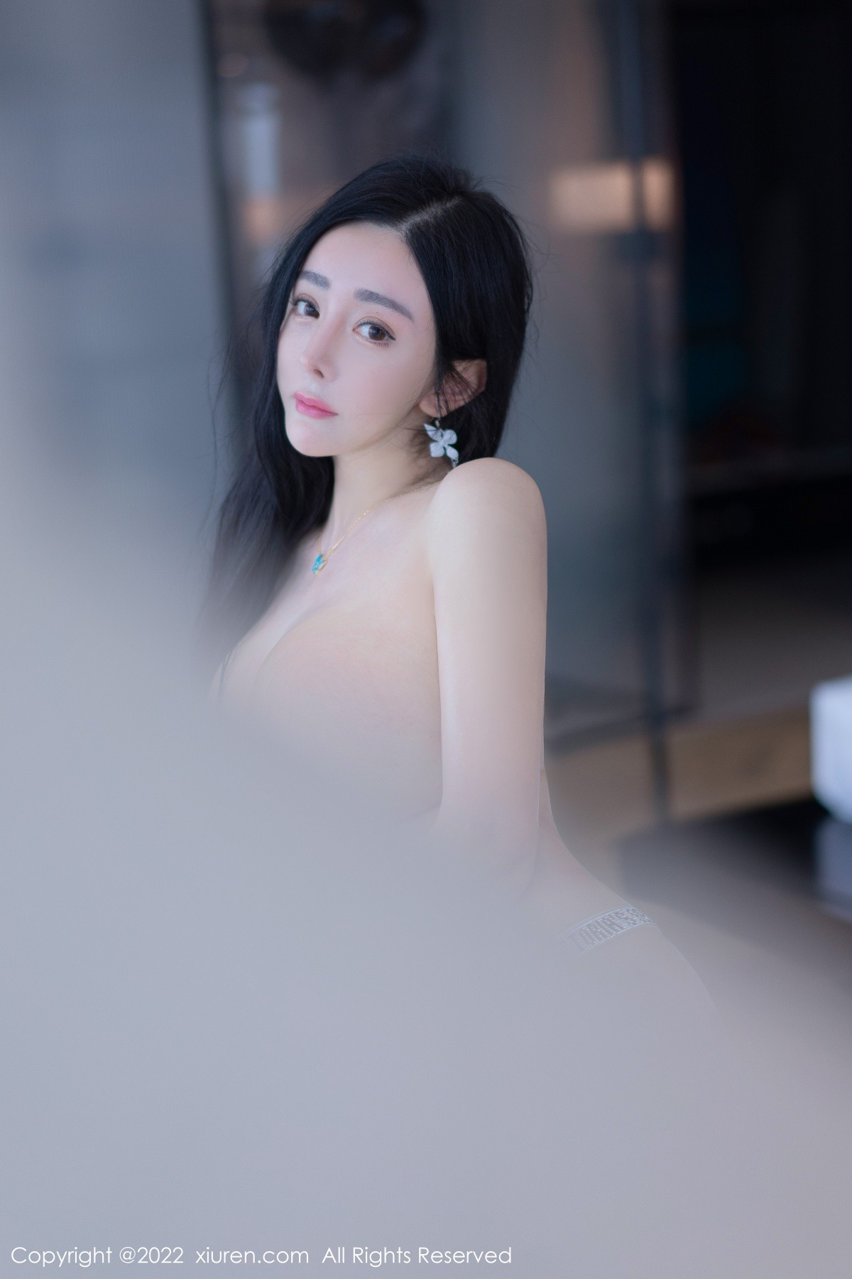 xgyw.top_XiuRen第4855期_模特允爾性感白色收身连衣裙配原色丝袜秀丰满身材撩人诱惑写真54P