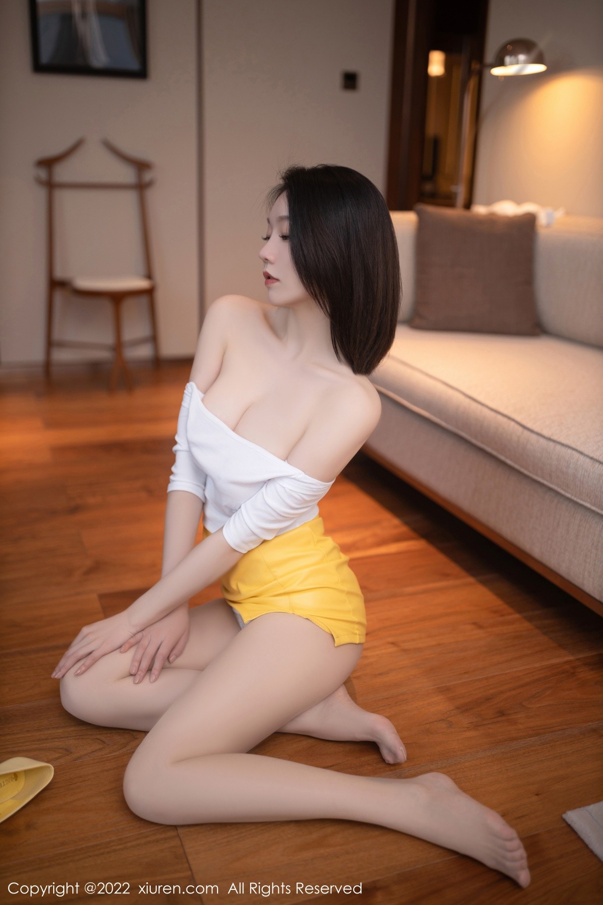 xgyw.top_XiuRen第4854期_模特安然Maleah珠三角旅拍半脱白色上衣露蕾丝内衣诱惑写真80P