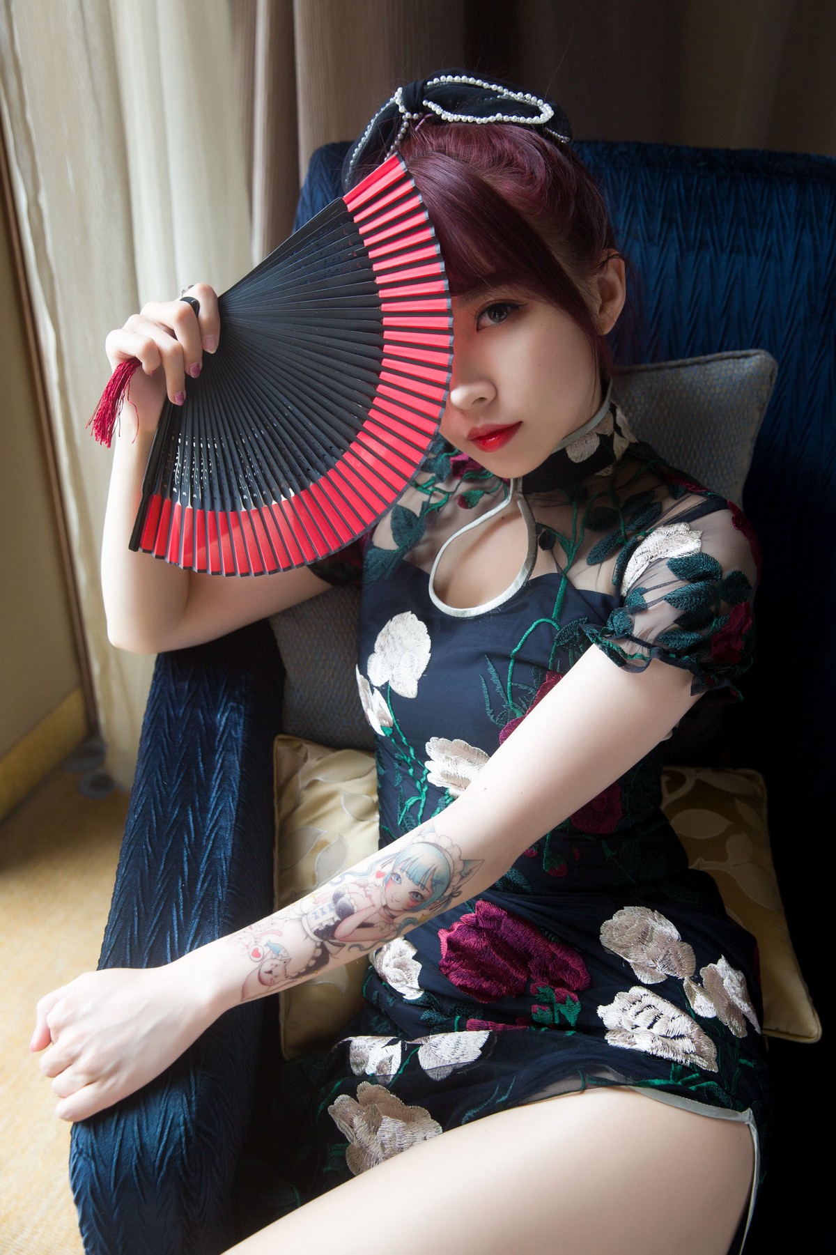 xgyw.top_斗鱼主播小女巫露娜烟影如画主题私房性感花色旗袍配超薄肉丝秀美腿诱惑写真40P