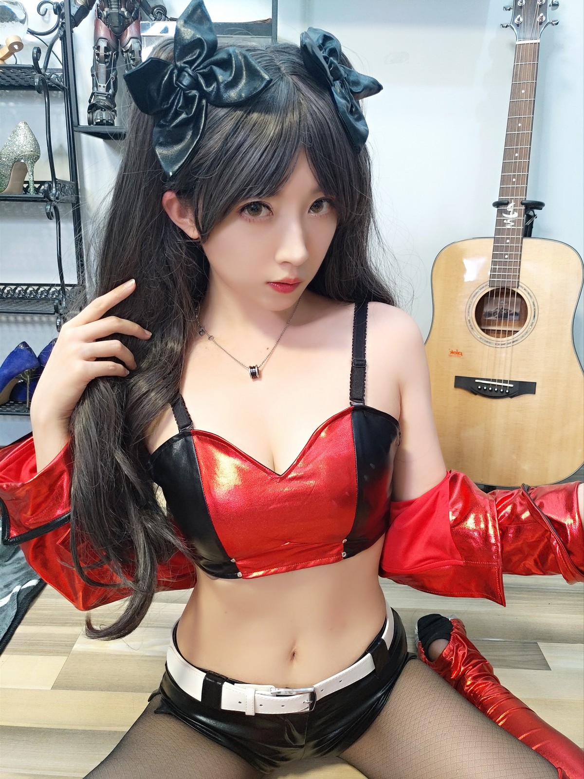 xgyw.top_斗鱼主播小女巫露娜远坂凛cos主题私房性感皮质服饰配黑丝裤袜秀美腿诱惑写真30P
