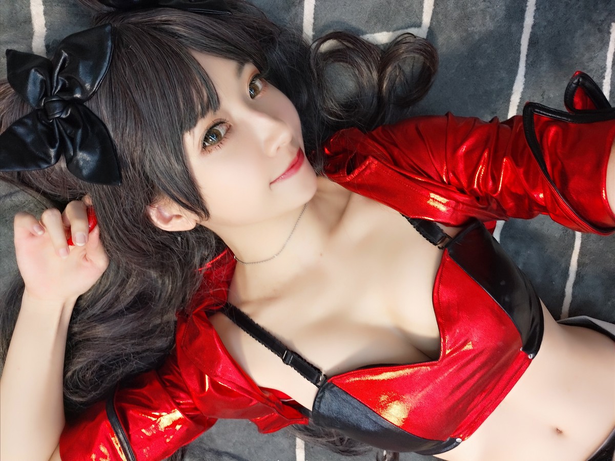 xgyw.top_斗鱼主播小女巫露娜远坂凛cos主题私房性感皮质服饰配黑丝裤袜秀美腿诱惑写真30P