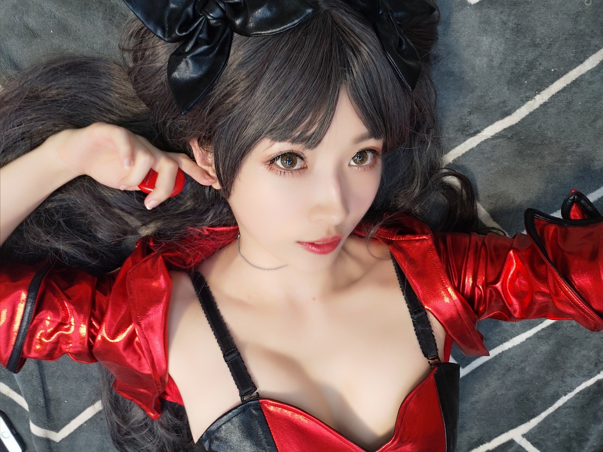 xgyw.top_斗鱼主播小女巫露娜远坂凛cos主题私房性感皮质服饰配黑丝裤袜秀美腿诱惑写真30P