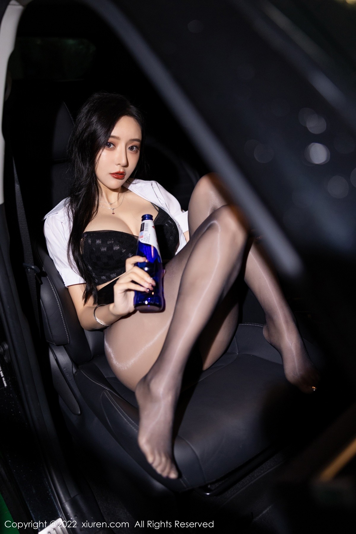 xgyw.top_XiuRen第4879期_女神王馨瑶yanni性感白T配黑皮短裙露蕾丝内衣开档黑丝诱惑写真77P
