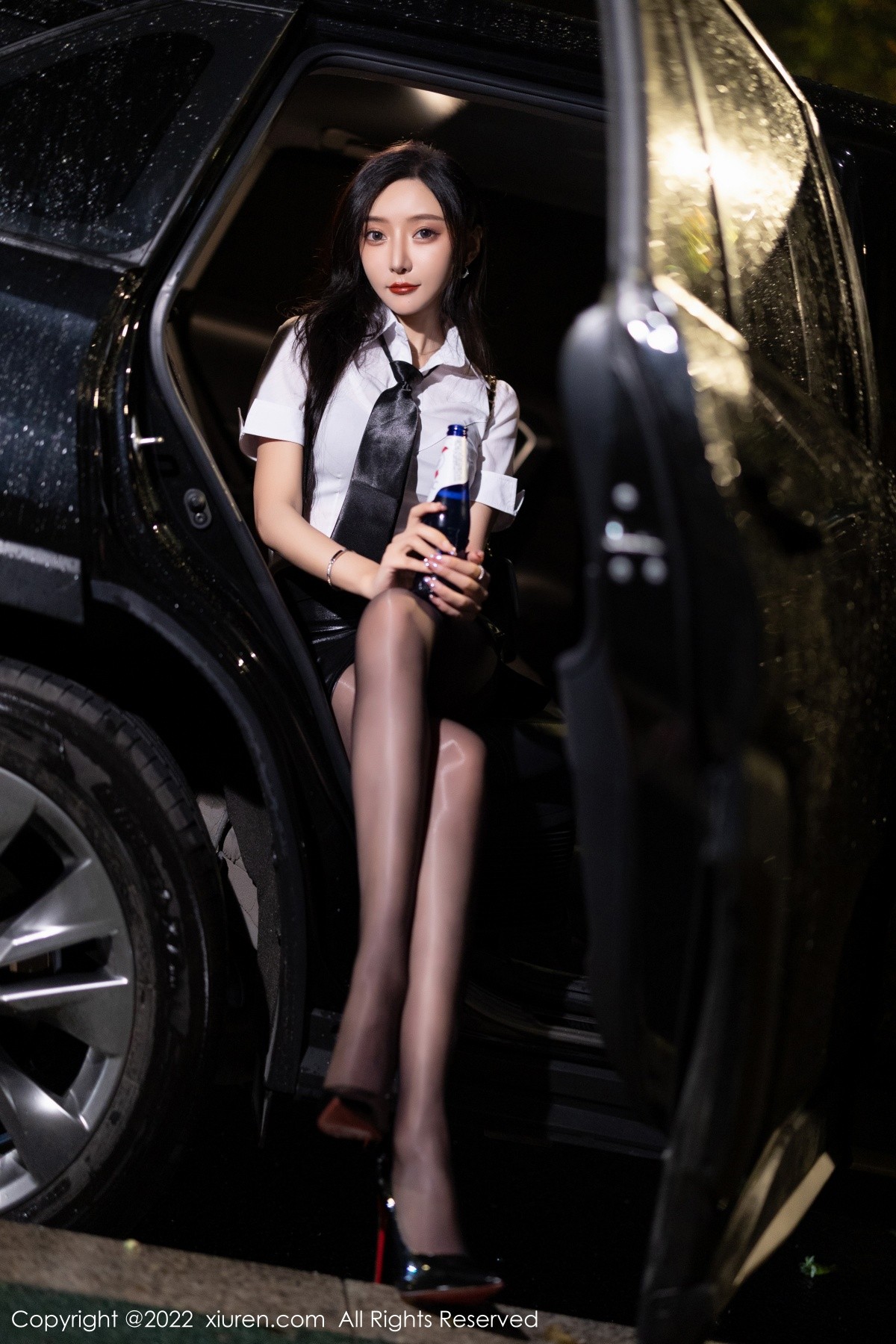 xgyw.top_XiuRen第4879期_女神王馨瑶yanni性感白T配黑皮短裙露蕾丝内衣开档黑丝诱惑写真77P