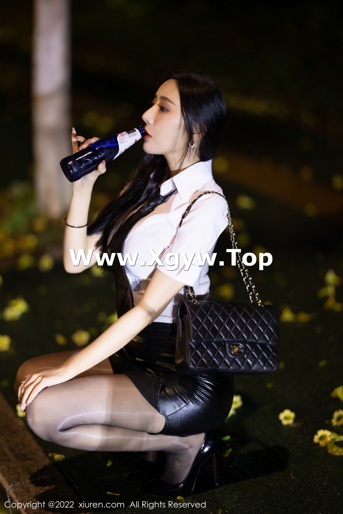 xgyw.top_XiuRen第4879期_女神王馨瑶yanni性感白T配黑皮短裙露蕾丝内衣开档黑丝诱惑写真77P