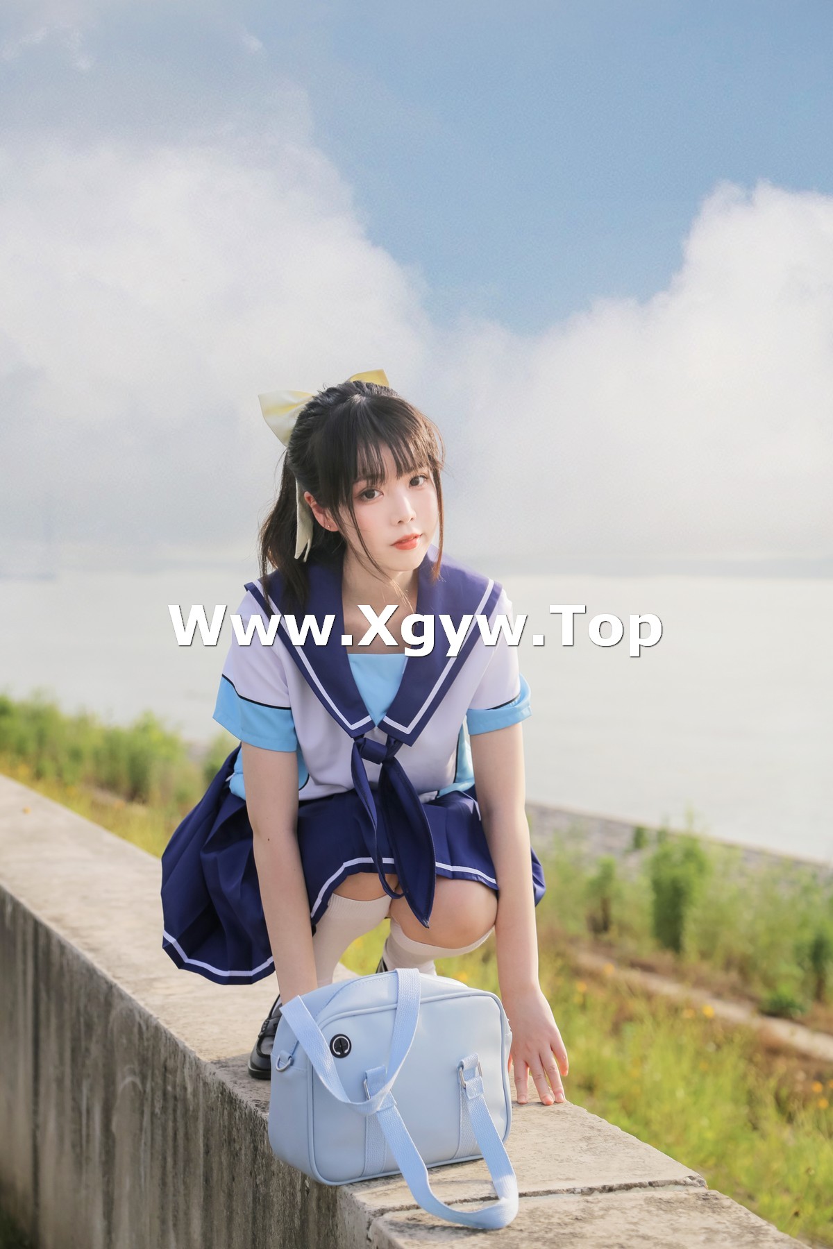xgyw.top_微博妹子Fushii_海堂高岭爱花主题户外性感学生制服配白丝袜秀完美身材诱惑写真31P