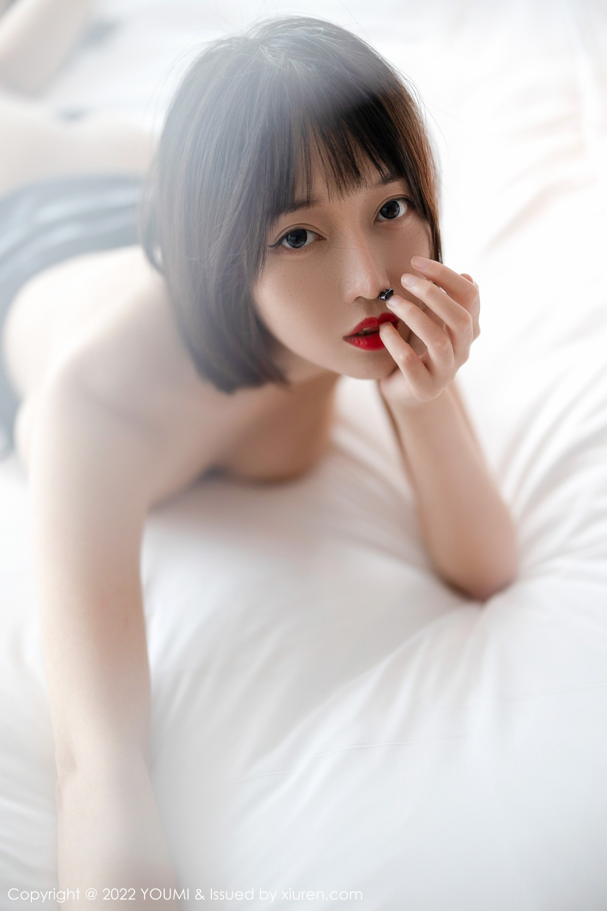 xgyw.top_[YouMi尤蜜荟]Vol.779_丽质美人玥儿玥er大理旅拍黑色皮质服饰配开档黑丝撩人诱惑写真60P