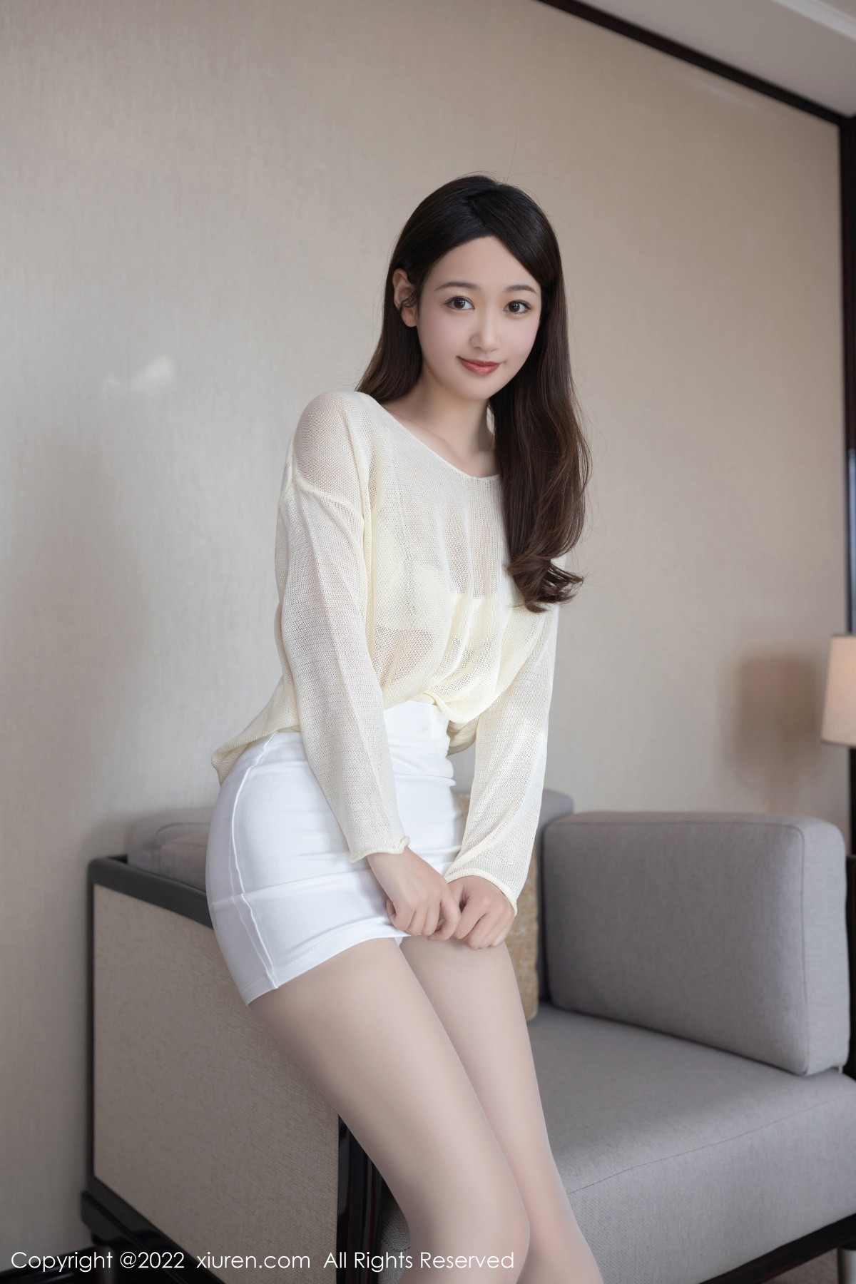 xgyw.top_XiuRen第4884期_模特唐安琪珠三角旅拍脱白色清透上衣露蕾丝内衣撩人诱惑写真80P