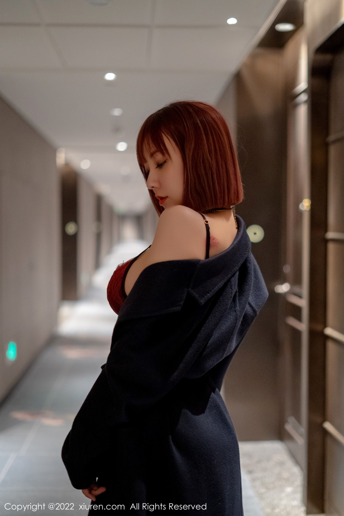 xgyw.top_XiuRen第4886期_御姐果儿Victoria西双版纳旅拍半脱露蕾丝内衣黑丝吊袜诱惑写真53P