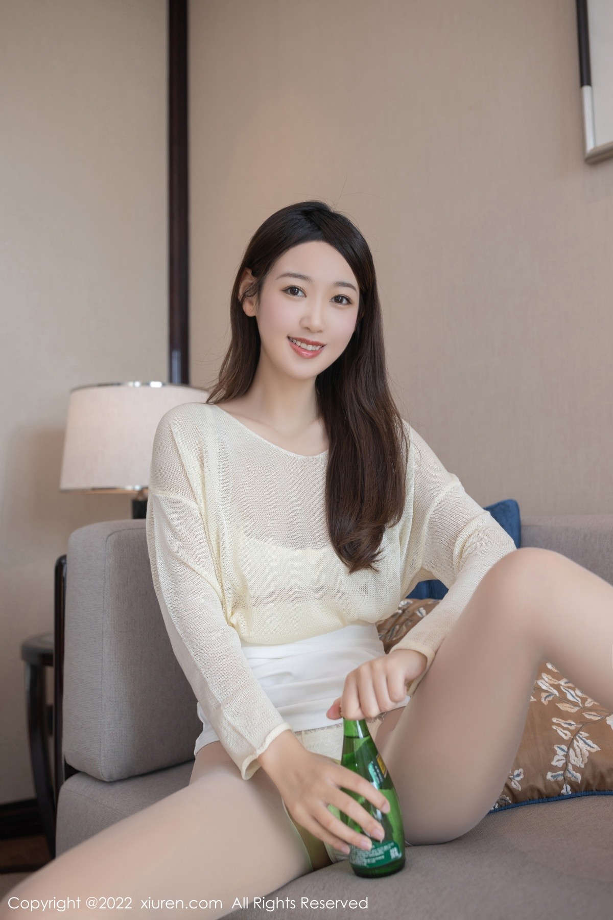 xgyw.top_XiuRen第4884期_模特唐安琪珠三角旅拍脱白色清透上衣露蕾丝内衣撩人诱惑写真80P