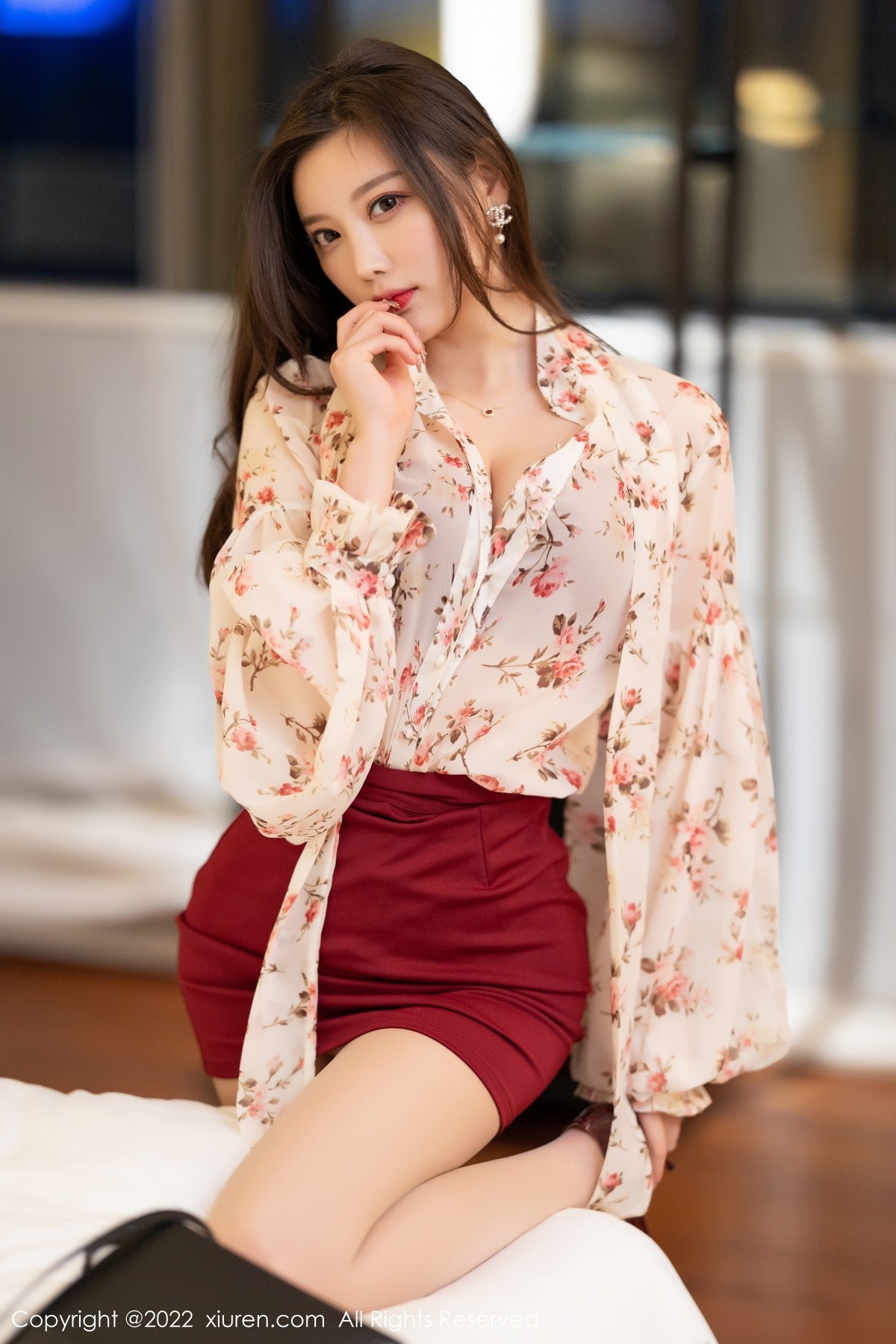 xgyw.top_XiuRen第4892期_女神杨晨晨Yome半脱露性感红色内衣配原色丝袜完美诱惑写真76P