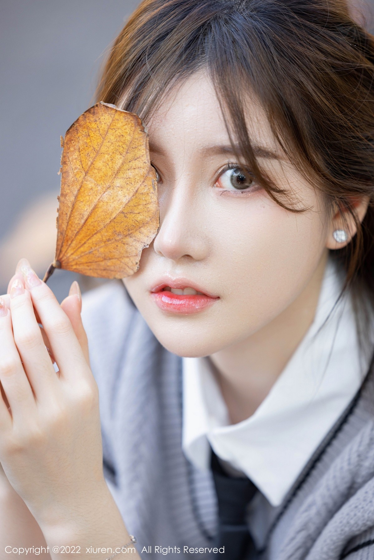 xgyw.top_XiuRen第4896期_模特美桃酱珠三角旅拍户外文艺青年装扮私房蕾丝内衣诱惑写真52P