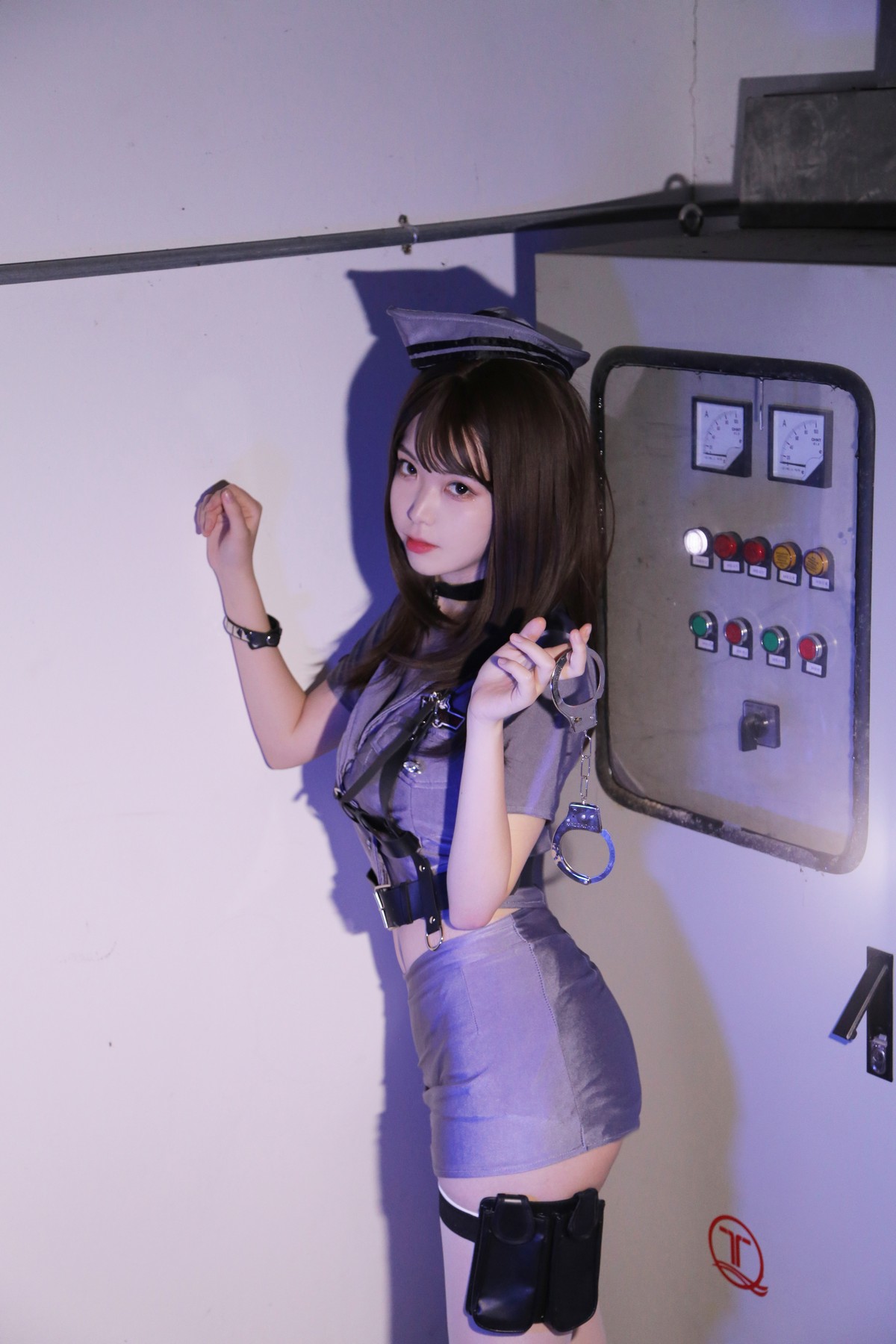 xgyw.top_微博妹子Fushii_海堂极探侦道主题户外性感女警制服短裙配白丝袜完美诱惑写真31P