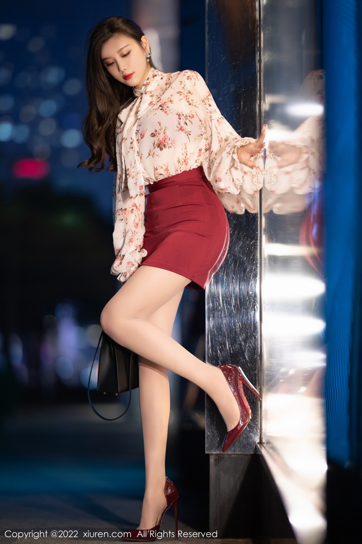xgyw.top_XiuRen第4892期_女神杨晨晨Yome半脱露性感红色内衣配原色丝袜完美诱惑写真76P