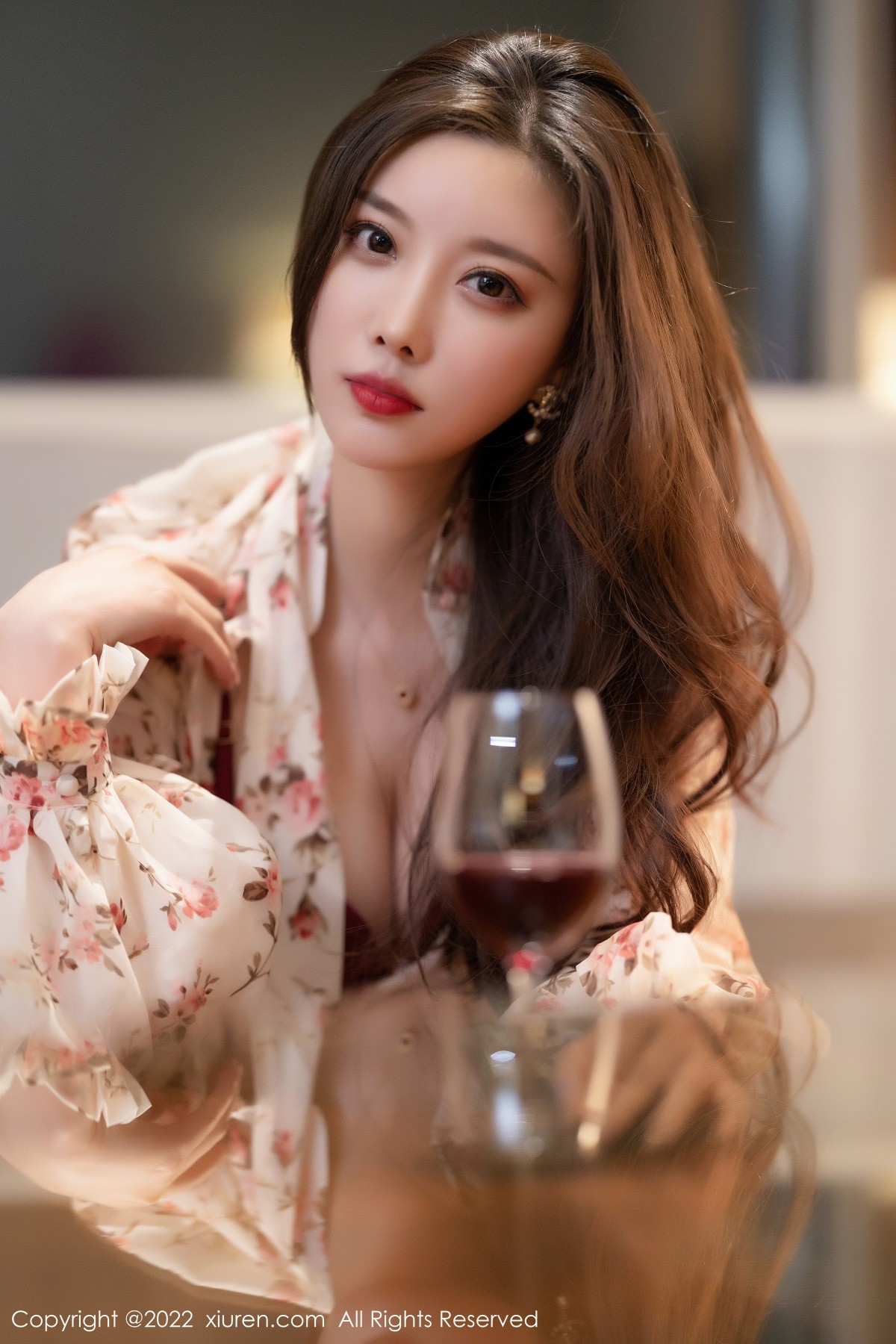 xgyw.top_XiuRen第4892期_女神杨晨晨Yome半脱露性感红色内衣配原色丝袜完美诱惑写真76P