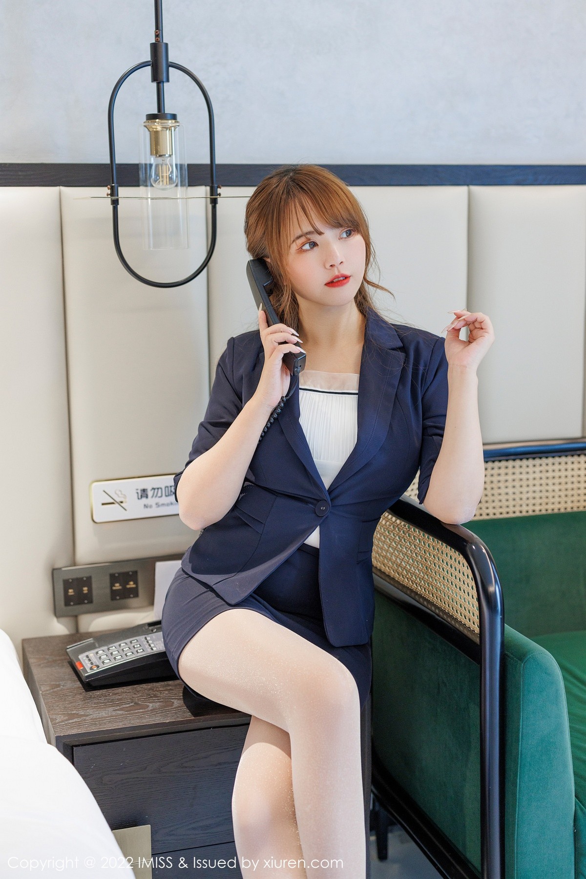 xgyw.top_[IMISS爱蜜社]Vol.678_模特张思允Nice云南心愿脱蓝色OL制服露紫色内衣撩人诱惑写真59P
