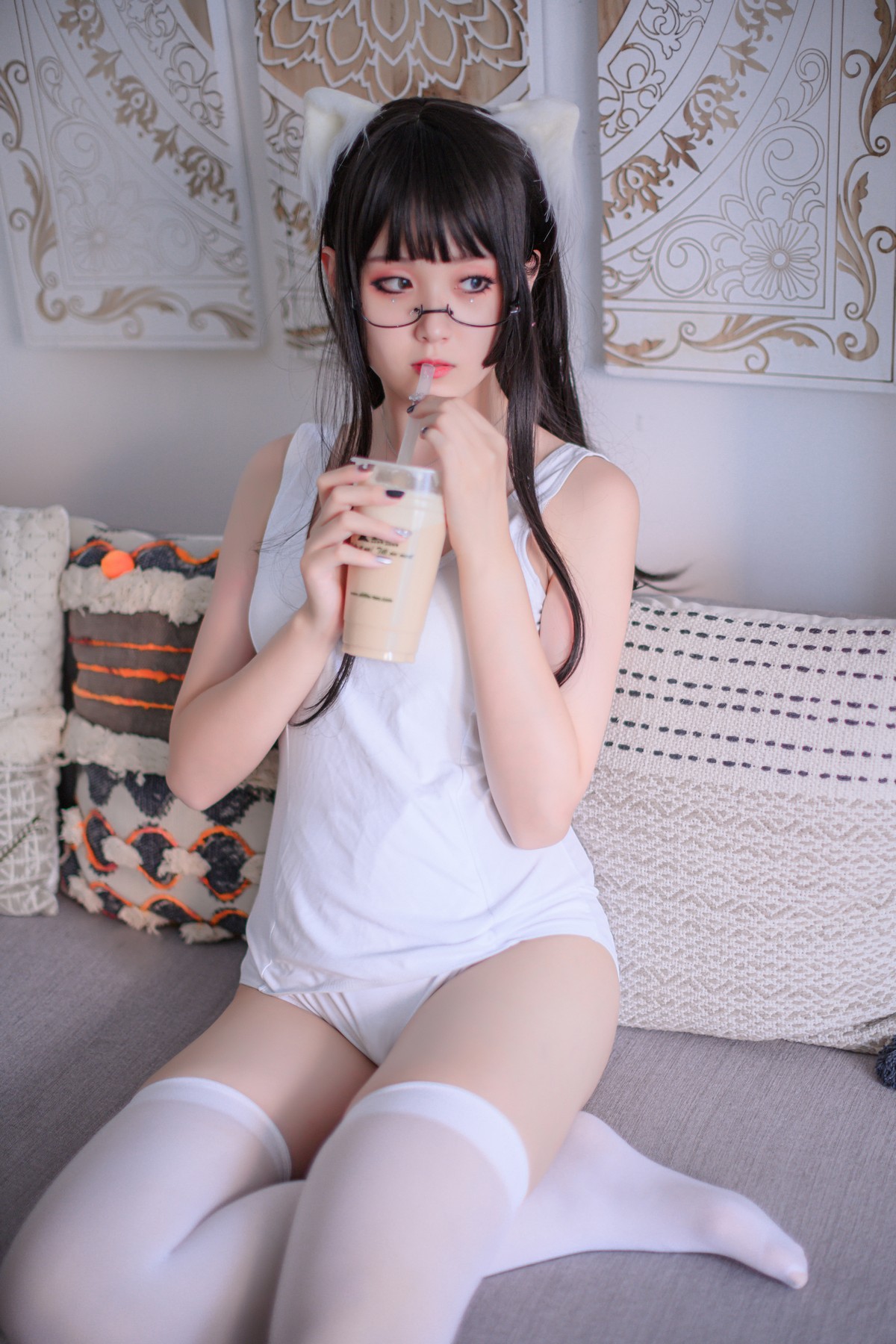 xgyw.top_Coser美女Akisoso秋楚楚死库水主题私房性感白色死库水配白丝袜迷人诱惑写真40P