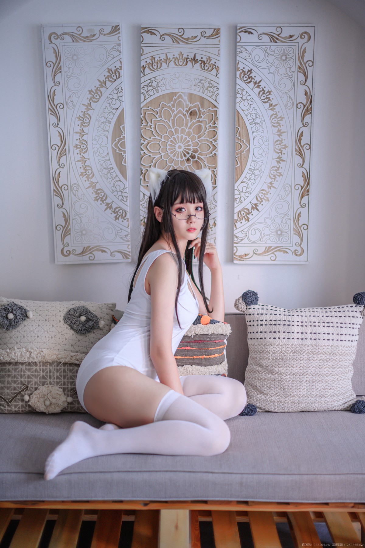 xgyw.top_Coser美女Akisoso秋楚楚死库水主题私房性感白色死库水配白丝袜迷人诱惑写真40P
