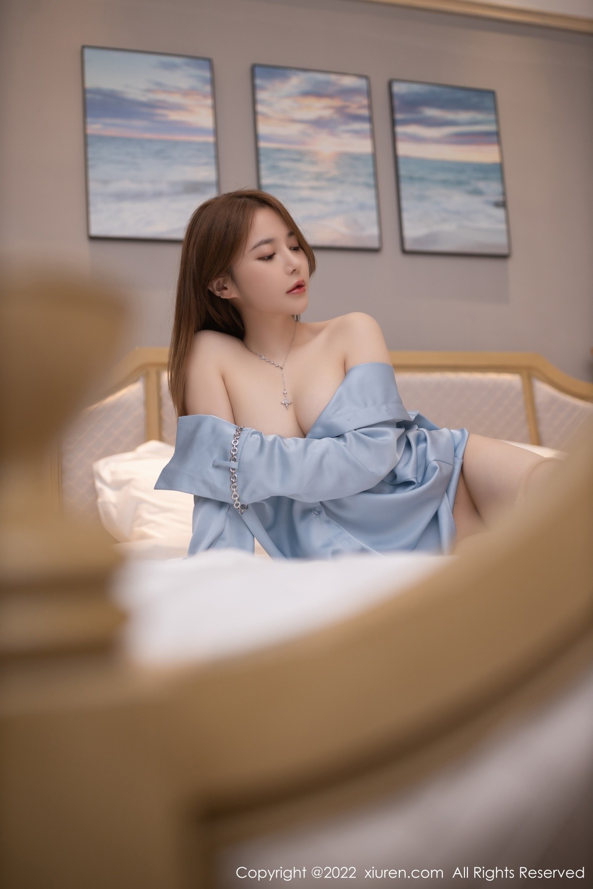 xgyw.top_XiuRen第4911期_模特鱼子酱Fish三亚旅拍天蓝色衬衫配无内肉丝极致诱惑写真80P