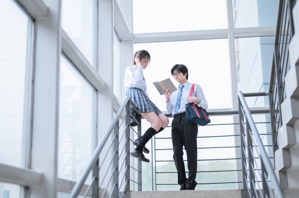 xgyw.top_Coser美女Akisoso秋楚楚双人调色主题校园内性感JK学生装秀美腿迷人写真46P