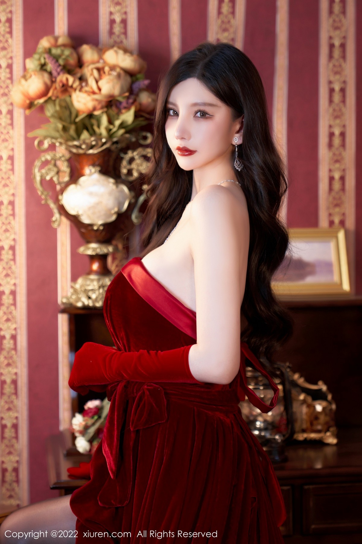 xgyw.top_XiuRen第4909期_模特周于希Sally三亚旅拍暗红色露肩裙配超薄黑丝妩媚诱惑写真78P