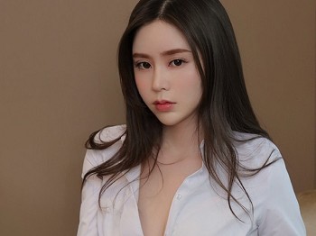 [Ugirls爱极品]No.2319_车模吴雪瑶私人性感白衬衣配灰短裙秀超薄肉丝迷人骚扰写真35P