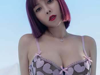 [Ugirls爱极品]No.2320_车模果儿Victoria脱白衬衣黑短裙露性感内衣配黑色丝袜吊袜骚扰写真35P