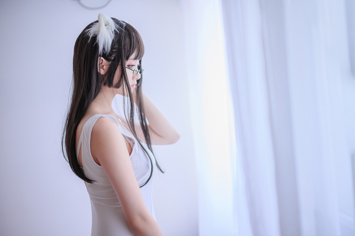 xgyw.top_Coser美女Akisoso秋楚楚死库水主题私房性感白色死库水配白丝袜迷人诱惑写真40P