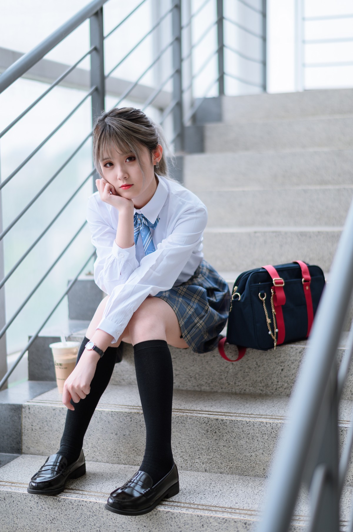 xgyw.top_Coser美女Akisoso秋楚楚双人调色主题校园内性感JK学生装秀美腿迷人写真46P