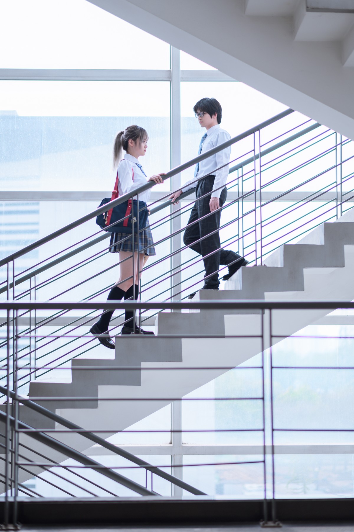 xgyw.top_Coser美女Akisoso秋楚楚双人调色主题校园内性感JK学生装秀美腿迷人写真46P