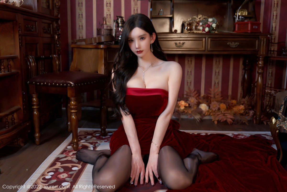 xgyw.top_XiuRen第4909期_模特周于希Sally三亚旅拍暗红色露肩裙配超薄黑丝妩媚诱惑写真78P