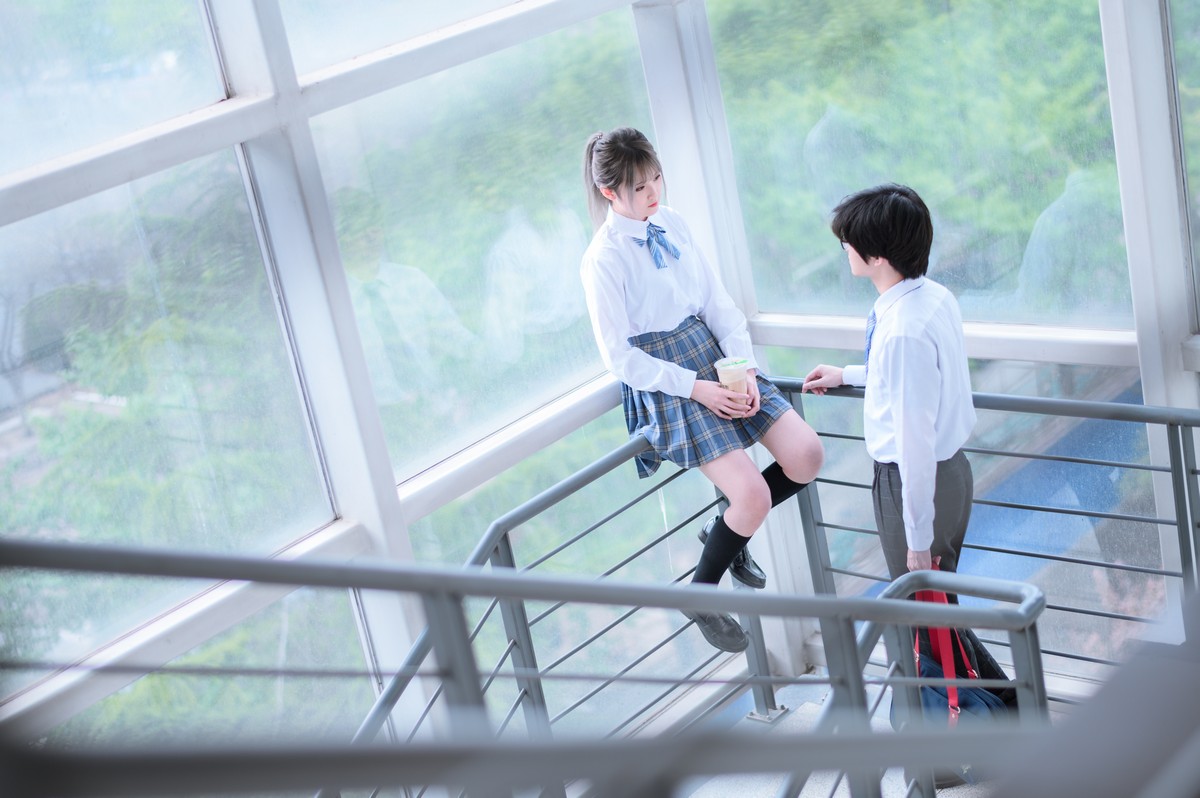 xgyw.top_Coser美女Akisoso秋楚楚双人调色主题校园内性感JK学生装秀美腿迷人写真46P