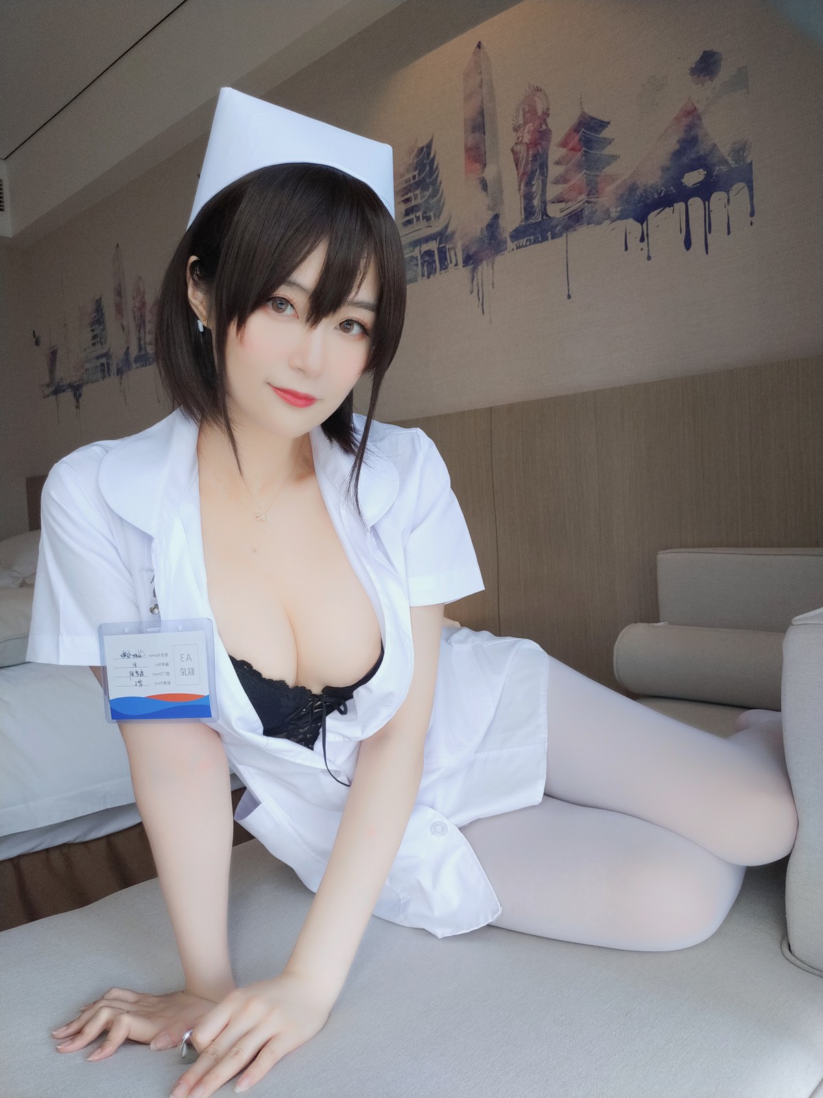 xgyw.top_Coser小姐姐白银81短发小护士主题私房性感黑色内衣配白丝裤袜迷人诱惑写真37P