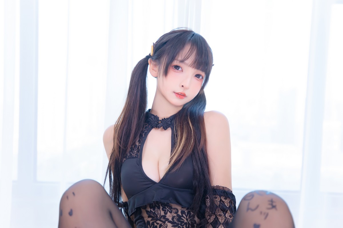 xgyw.top_萝莉美女神楽坂真冬恋爱魔咒主题私房黑色缕空服饰配黑丝裤袜迷人诱惑写真75P