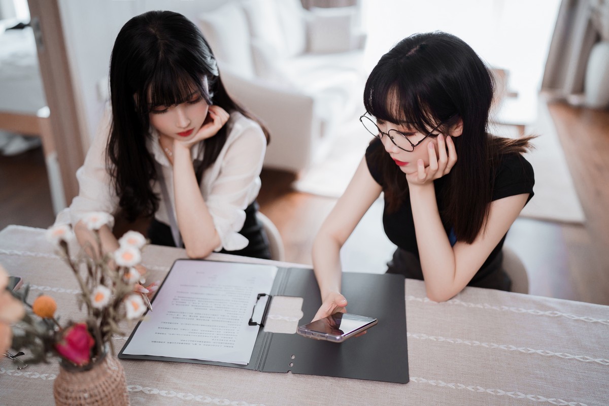 xgyw.top_网络美女rioko凉凉子&面饼仙儿双人黑丝主题私房OL制服下超薄黑丝秀美腿诱惑写真91P
