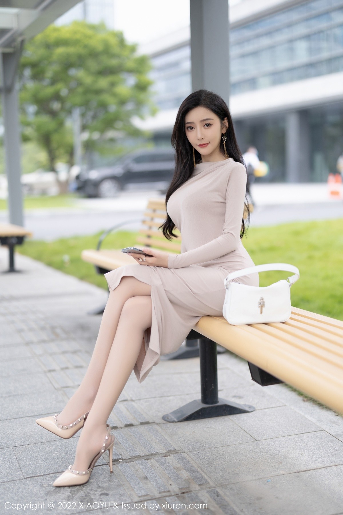 xgyw.top_[XiaoYu画语界]Vol.764_女神王馨瑶yanni都市丽人装脱连衣裙露黑色内衣撩人诱惑写真102P