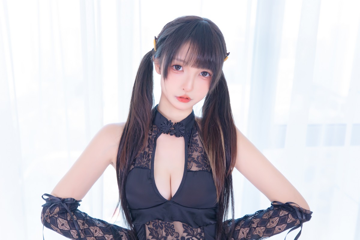 xgyw.top_萝莉美女神楽坂真冬恋爱魔咒主题私房黑色缕空服饰配黑丝裤袜迷人诱惑写真75P