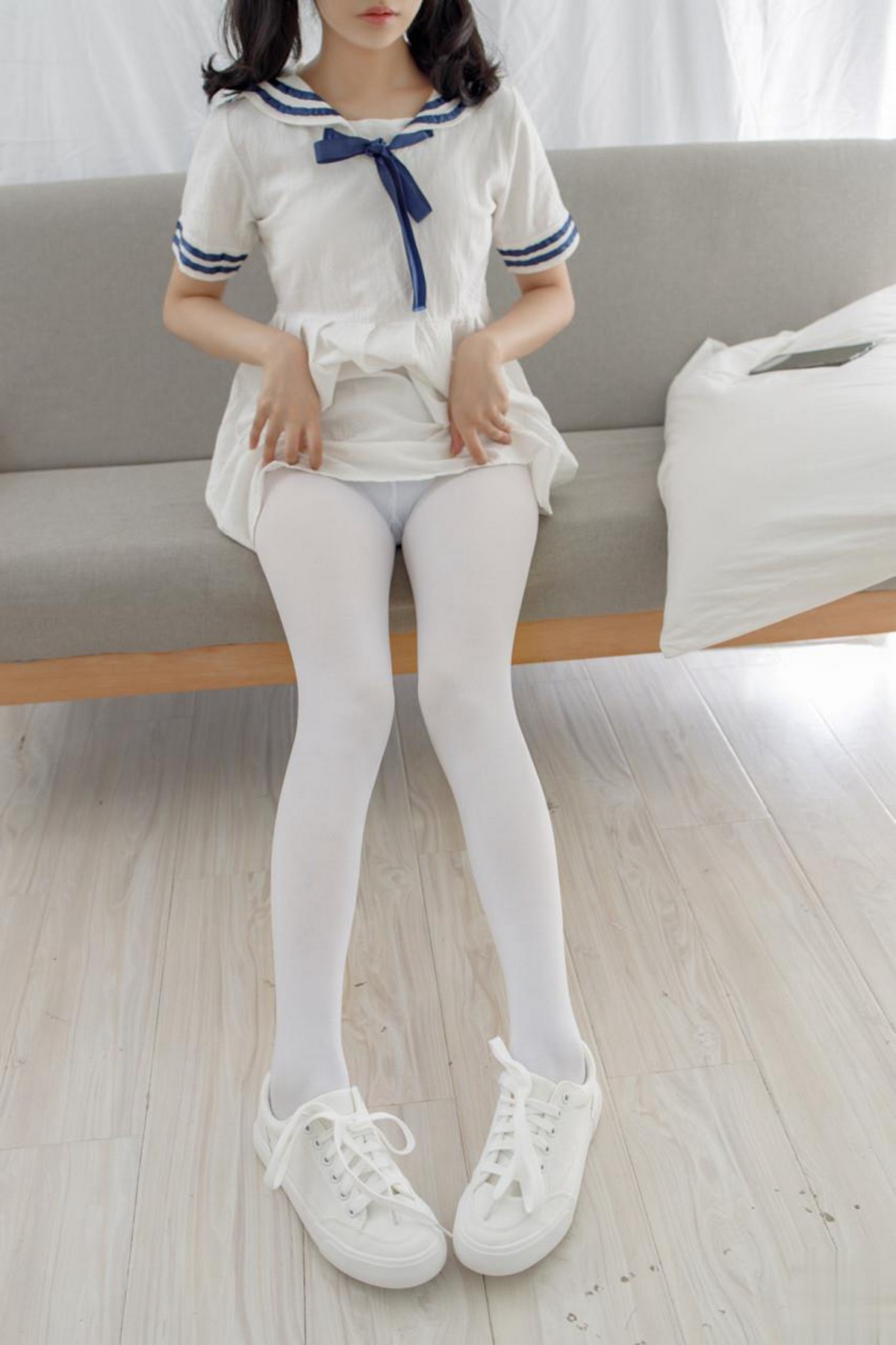 xgyw.top_萝莉写真机构森萝财团小香主题私房校服短裙下超薄白丝裤袜秀美腿性感写真122P