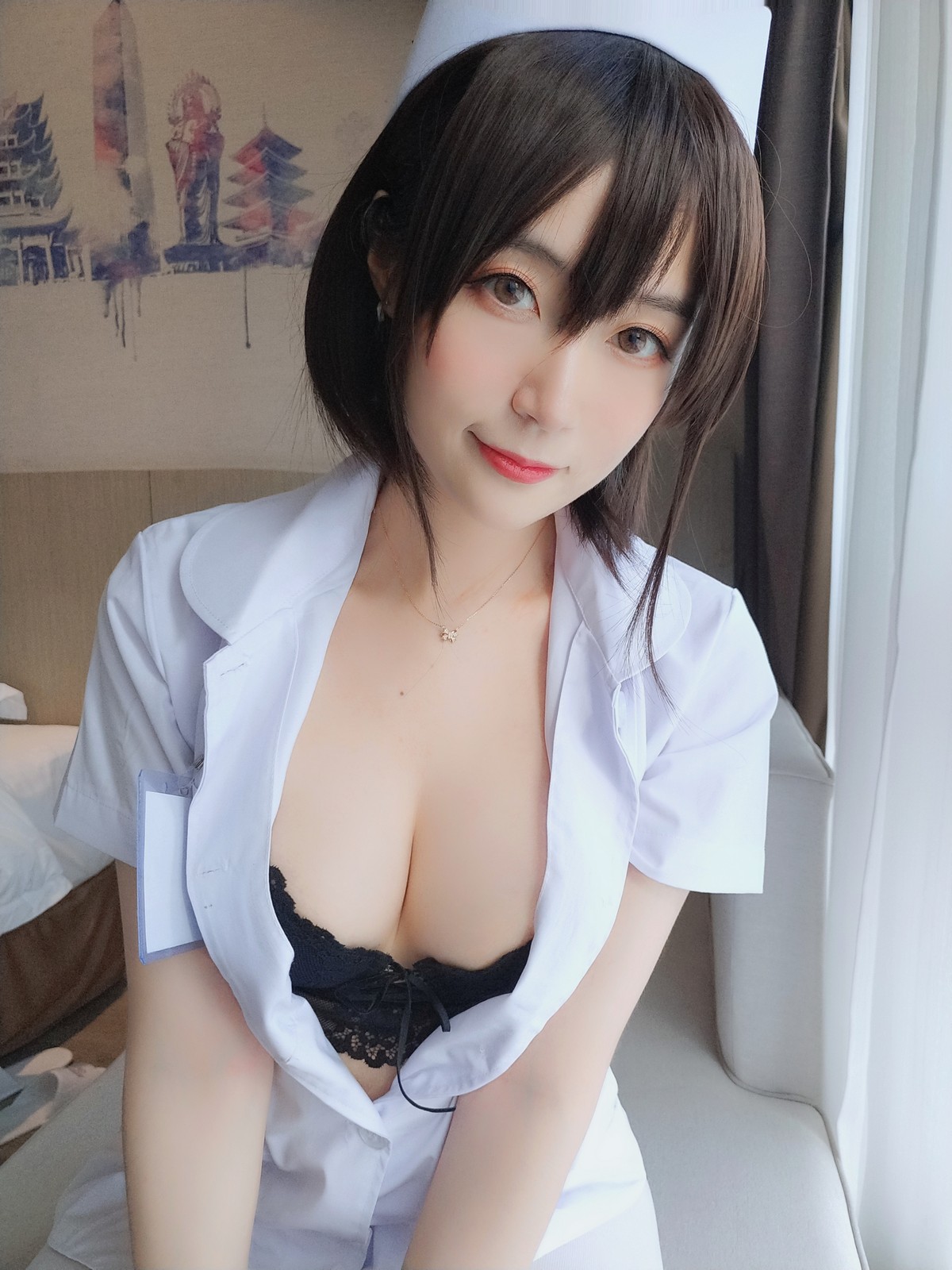 xgyw.top_Coser小姐姐白银81短发小护士主题私房性感黑色内衣配白丝裤袜迷人诱惑写真37P