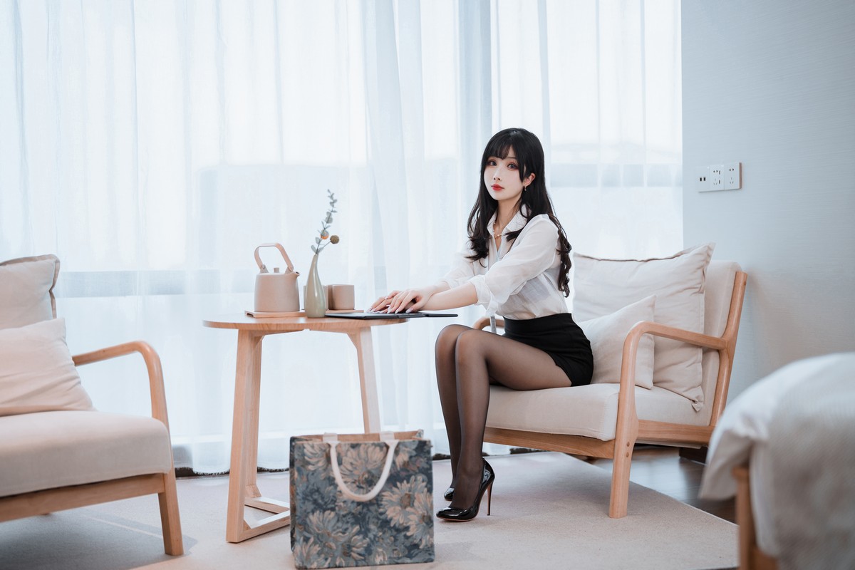 xgyw.top_网络美女rioko凉凉子&面饼仙儿双人黑丝主题私房OL制服下超薄黑丝秀美腿诱惑写真91P