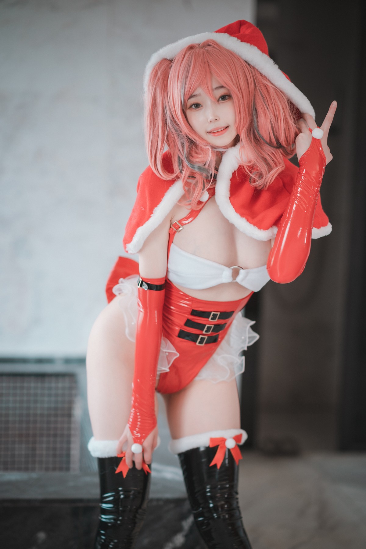 xgyw.top_[DJAWA]No.004_韩国美女Bambi_Santa Girl in the Summer主题皮质服饰完美诱惑写真68P