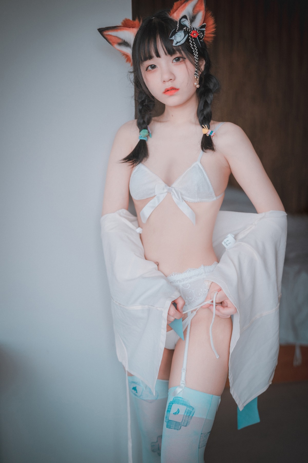 xgyw.top_[DJAWA]No.003_韩国美女Jenny_Kitune in Hanfu主题蕾丝吊袜秀翘臀诱惑写真52P