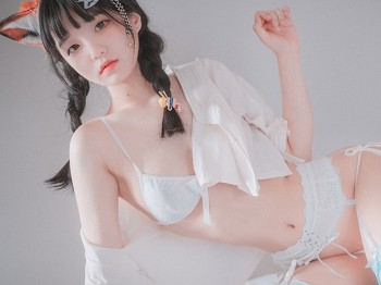 [DJAWA]No.003_韩国青春美女Jenny_Kitune in Hanfu主题蕾丝吊袜秀蜜桃臀骚扰写真52P
