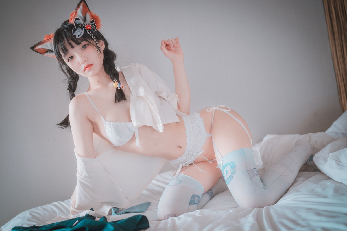 xgyw.top_[DJAWA]No.003_韩国美女Jenny_Kitune in Hanfu主题蕾丝吊袜秀翘臀诱惑写真52P