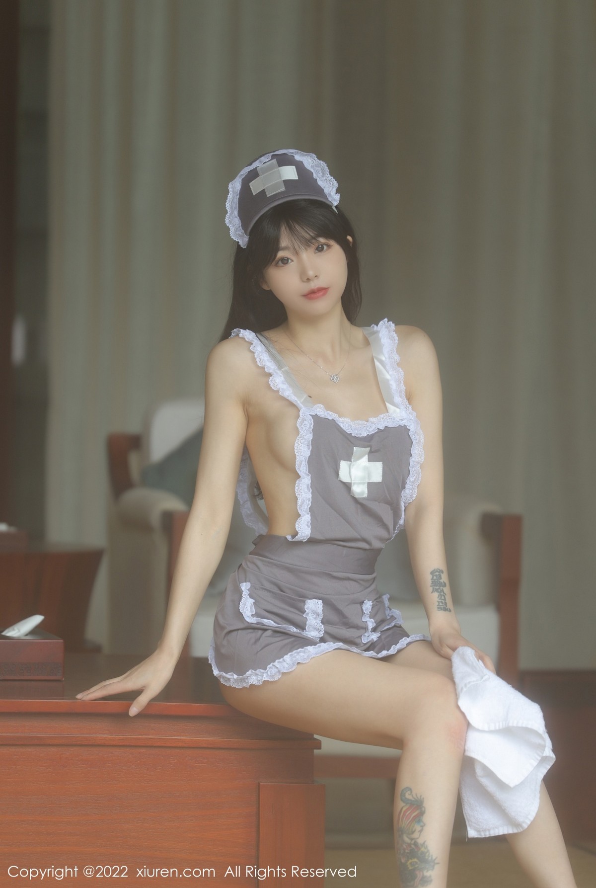 xgyw.top_XiuRen第4924期_模特佘贝拉bella海南岛旅拍私房脱灰色女仆装秀完美身材诱惑写真76P