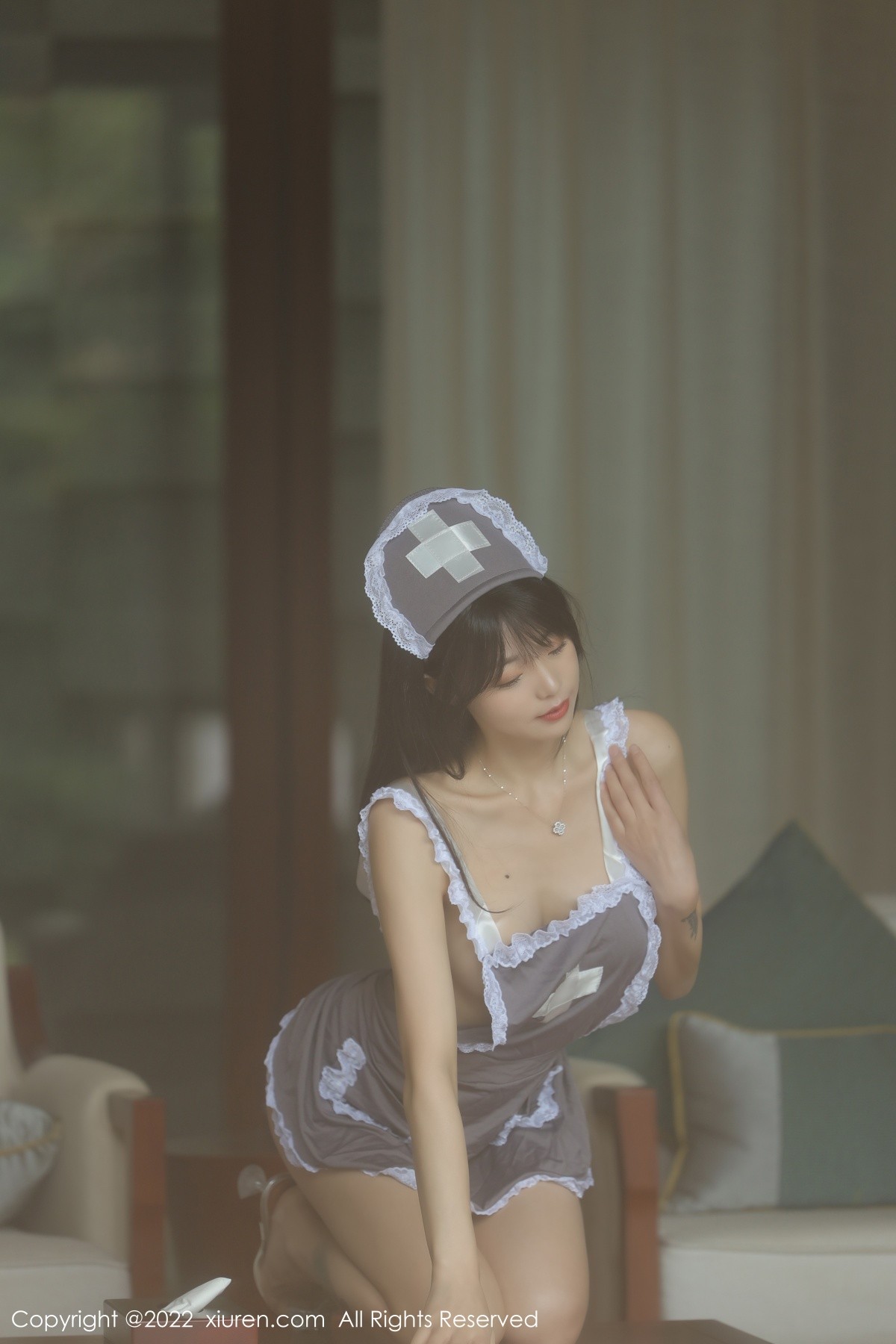 xgyw.top_XiuRen第4924期_模特佘贝拉bella海南岛旅拍私房脱灰色女仆装秀完美身材诱惑写真76P
