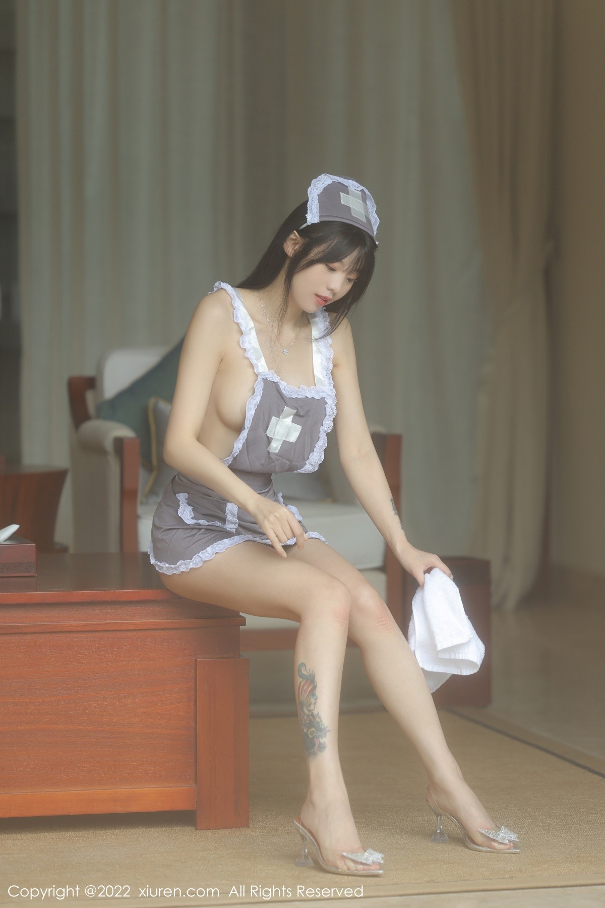 xgyw.top_XiuRen第4924期_模特佘贝拉bella海南岛旅拍私房脱灰色女仆装秀完美身材诱惑写真76P