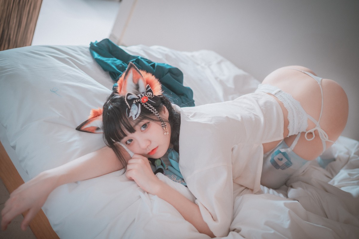 xgyw.top_[DJAWA]No.003_韩国美女Jenny_Kitune in Hanfu主题蕾丝吊袜秀翘臀诱惑写真52P